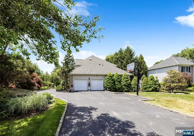47th image of 163 Rutherford Rd, Mahwah, NJ 07430 | MLS# 26019816