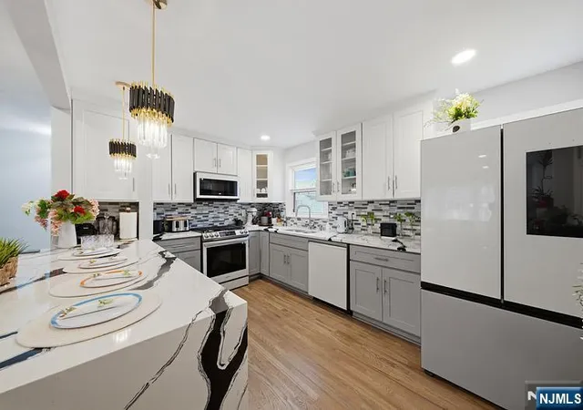 Photo 1 of Single family home for sale at 501 2nd Ave, Roselle, NJ 07203 | MLS# 26019930 | Listing updated on 2026-08-29