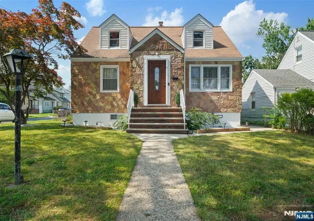 Photo 2 of Single family home for sale at 501 2nd Ave, Roselle, NJ 07203 | MLS# 26019930 | Listing updated on 2026-08-29