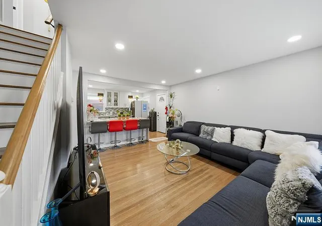 Photo 3 of Single family home for sale at 501 2nd Ave, Roselle, NJ 07203 | MLS# 26019930 | Listing updated on 2026-08-29