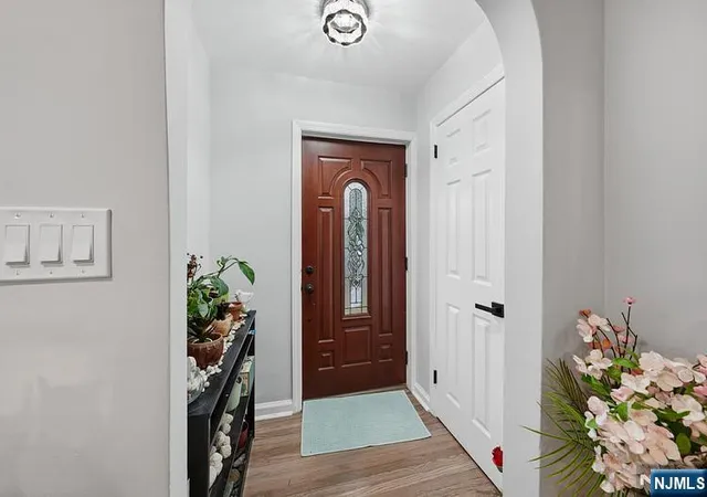 Photo 3 of Single family home for sale at 501 2Nd Ave, Roselle, NJ 07203 | MLS# 26019930 | Listing updated on 2026-08-29