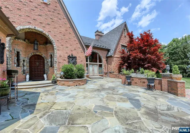 2nd image of 1 Cherokee Ct, Sparta, NJ 07871 | MLS# 26020251