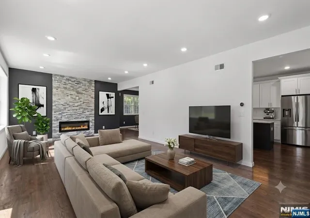 Photo 4 of Sale Pending at 390 Pascack Rd, Township Of Washington, NJ 07676 | MLS# 26020363 | Listing updated on 2026-09-16