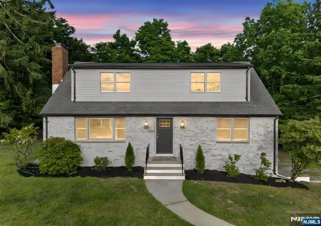 Photo 1 of Single family home for sale at 11 Franklin St, Mahwah, NJ 07430 | MLS# 26020388 | Listing updated on 2026-09-16