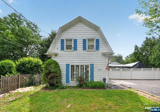Photo 2 of Sale Pending at 509 511 Ridge St, Newark, NJ 07104 | MLS# 26020393 | Listing updated on 2026-09-19