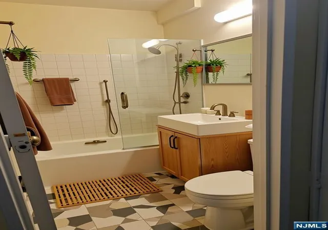 26th image of 2200 N Central Rd #2V, Fort Lee, NJ 07024 | MLS# 26020447