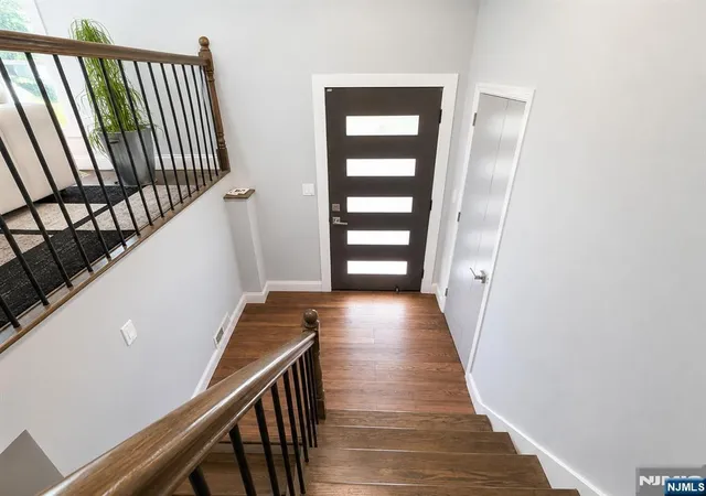 2nd image of 1626 Larkspur Dr, Mountainside, NJ 07092 | MLS# 26020728