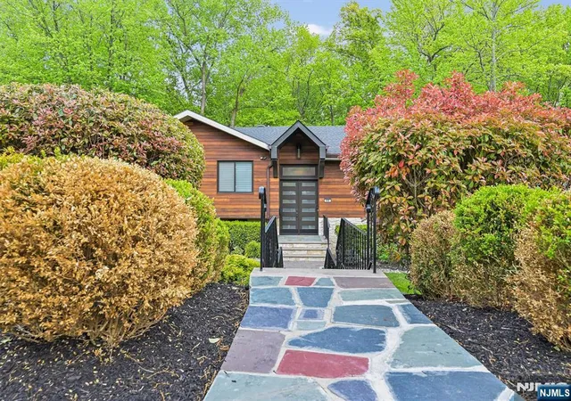 2nd image of 655 Floyd St, Englewood Cliffs, NJ 07632 | MLS# 26020822