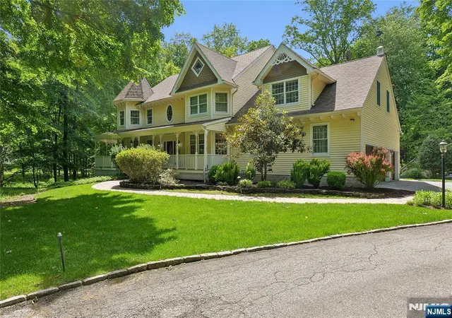 Photo 1 of Single family home for sale at 519 E Saddle River Rd, Upper Saddle River, NJ 07458 | MLS# 26020888 | Listing updated on 2026-09-13
