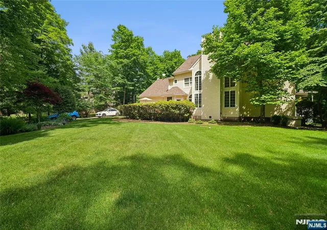 Photo 3 of Single family home for sale at 519 E Saddle River Rd, Upper Saddle River, NJ 07458 | MLS# 26020888 | Listing updated on 2026-09-13