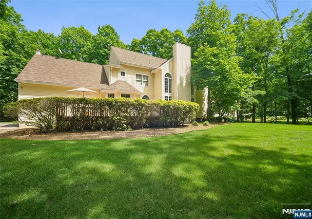 Photo 3 of Single family home for sale at 519 E Saddle River Rd, Upper Saddle River, NJ 07458 | MLS# 26020888 | Listing updated on 2026-09-13