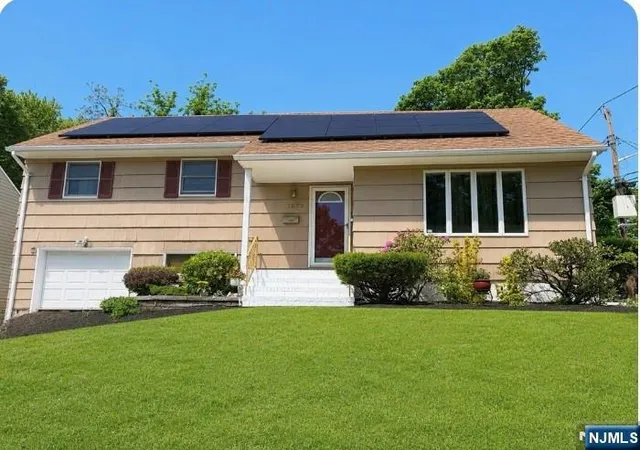 Photo 1 of Single family home for sale at 1578 Broad St, Bloomfield, NJ 07003 | MLS# 26020891 | Listing updated on 2026-08-23