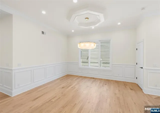 Photo 3 of Single family home for sale at 13 Harding Pl, Livingston, NJ 07039 | MLS# 26021059 | Listing updated on 2026-09-16