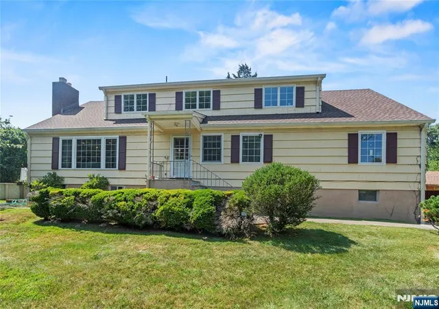 Photo 3 of Single family home for sale at 10 Allendale Rd, Saddle River, NJ 07458 | MLS# 26021116 | Listing updated on 2026-08-19