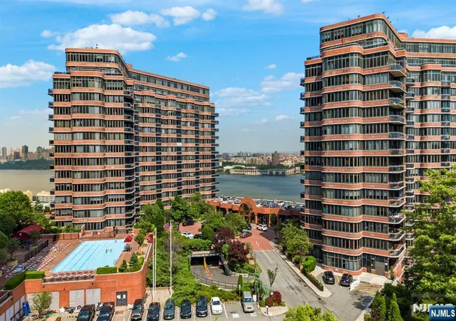 2nd image of 100 Carlyle Dr #VP6, Cliffside Park, NJ 07010 | MLS# 26021328