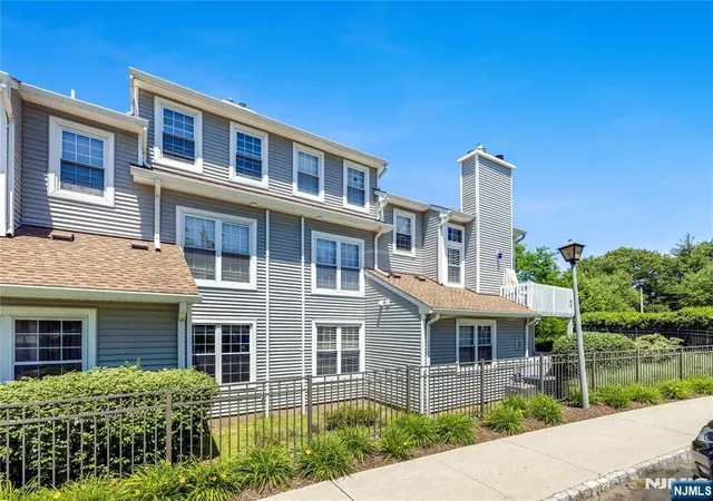 Photo 3 of Condo for sale at 6 Markham Cir #6, Englewood, NJ 07631 | MLS# 26021446 | Listing updated on 2026-09-18