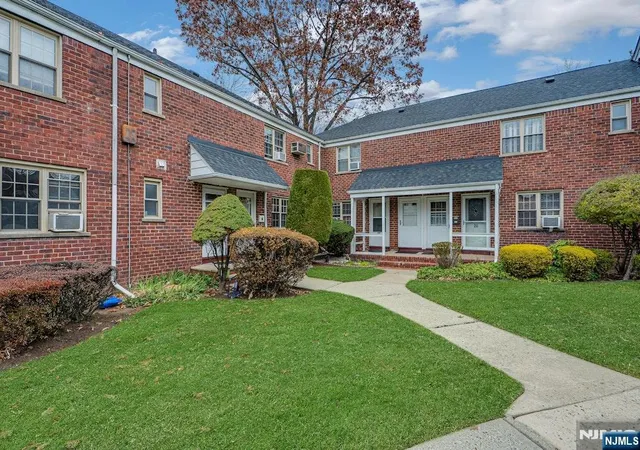 2nd image of 1267 Anderson Ave #16, Fort Lee, NJ 07024 | MLS# 26021564