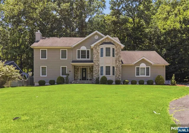 2nd image of 913 High Mountain Rd, North Haledon, NJ 07508 | MLS# 26021776