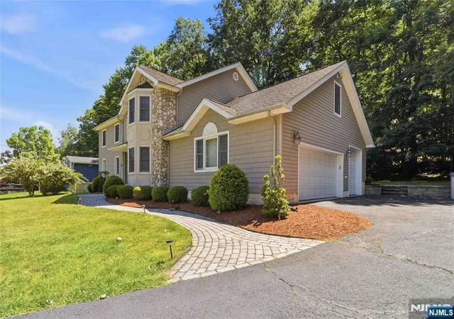 4th image of 913 High Mountain Rd, North Haledon, NJ 07508 | MLS# 26021776