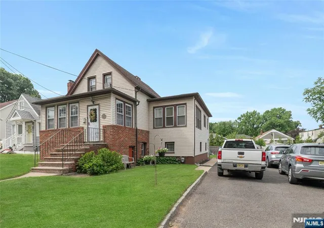 2nd image of 22 Passaic Ave, Hasbrouck Heights, NJ 07604 | MLS# 26021836