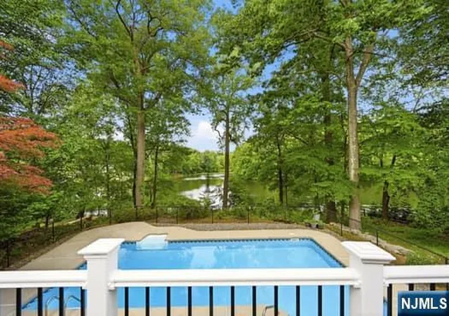 1st image of 376 Lakeview Dr, Wyckoff, NJ 07481 | MLS# 26021926