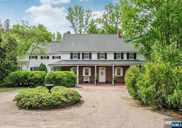 Photo 1 of Single family home for sale at 164 E Saddle River Rd, Saddle River, NJ 07458 | MLS# 26022105 | Listing updated on 2026-09-16