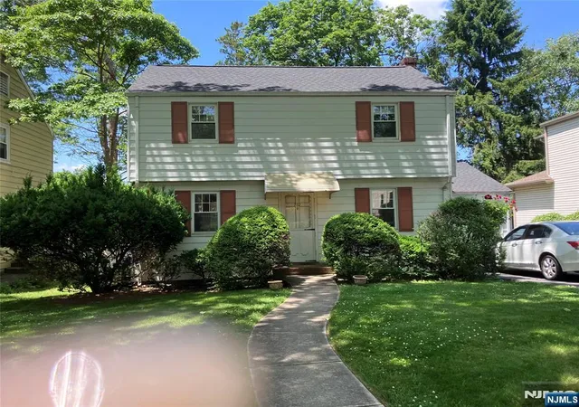 Photo 2 of Single family home for sale at 772 Stelton St, Teaneck, NJ 07666 | MLS# 26022279 | Listing updated on 2026-09-02