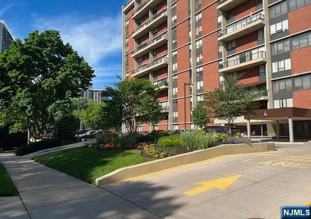 1st image of 4 Horizon Rd #1207, Fort Lee, NJ 07024 | MLS# 26022342