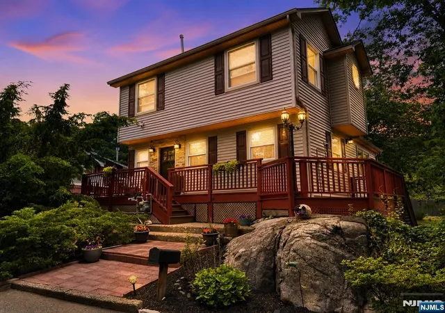 Photo 2 of Single family home for sale at 13 Oak St, Wanaque, NJ 07420 | MLS# 26022652 | Listing updated on 2026-08-16