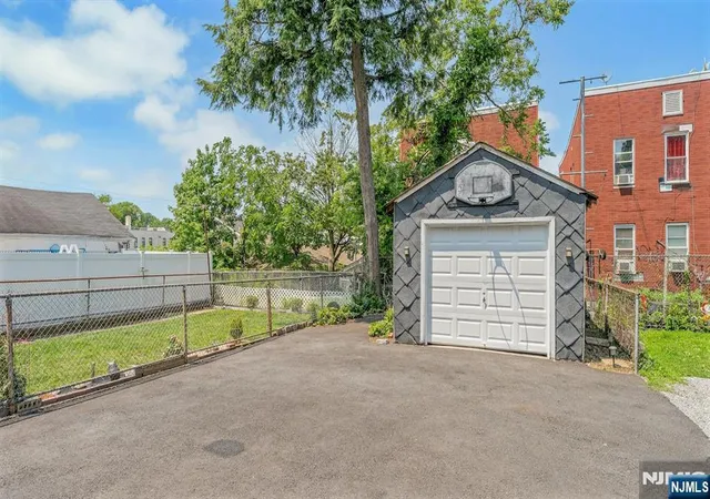 25th image of 595 Forest St, Kearny, NJ 07032 | MLS# 26022689