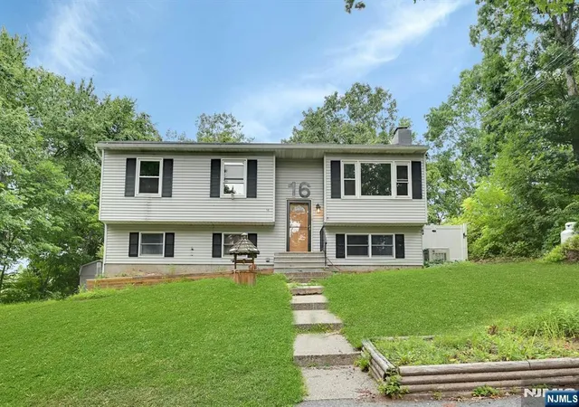 1st image of 16 Essex Rd, Sussex, NJ 07461 | MLS# 26022692