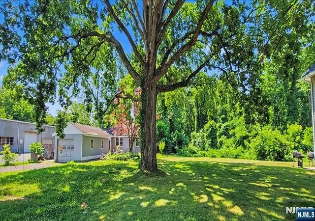 4th image of 347 Somerset St, Long Hill, NJ 07980 | MLS# 26022813