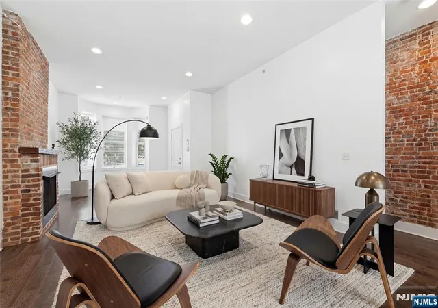2nd image of 252 Mt Pleasant Ave #1, Newark, NJ 07104 | MLS# 26022853