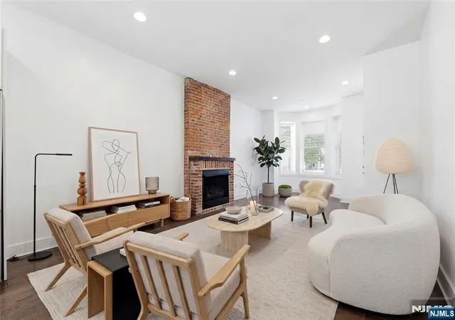 4th image of 252 Mt Pleasant Ave #1, Newark, NJ 07104 | MLS# 26022853