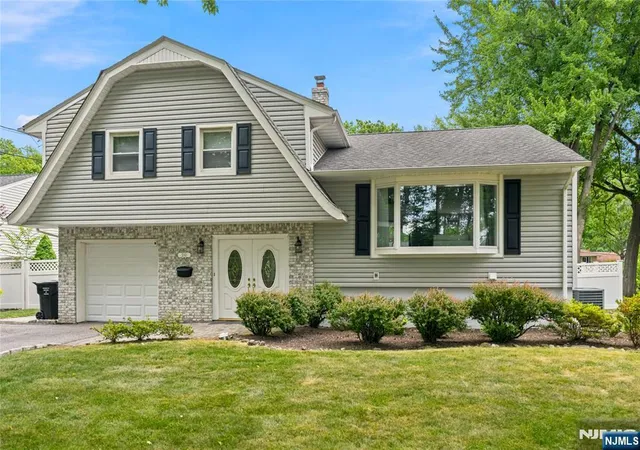 Photo 2 of Sale Pending at 290 Mchenry Dr, Paramus, NJ 07652 | MLS# 26022874 | Listing updated on 2026-09-15