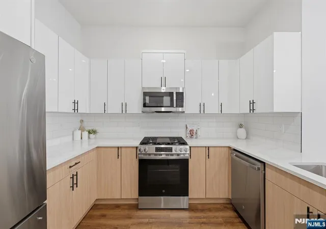 Photo 3 of Sale Pending at 91 Union St #4A, Lodi, NJ 07644 | MLS# 26022918 | Listing updated on 2026-07-28