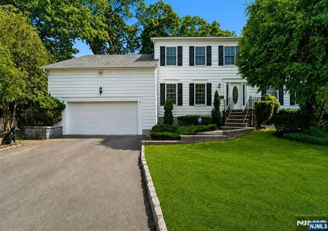 Photo 1 of Sale Pending at 62 Parkway, Rochelle Park, NJ 07662 | MLS# 26022928 | Listing updated on 2026-10-08