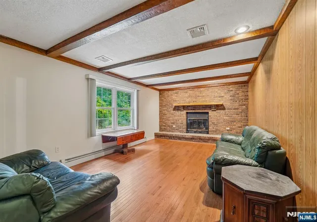 Photo 4 of Sale Pending at 62 Parkway, Rochelle Park, NJ 07662 | MLS# 26022928 | Listing updated on 2026-10-08