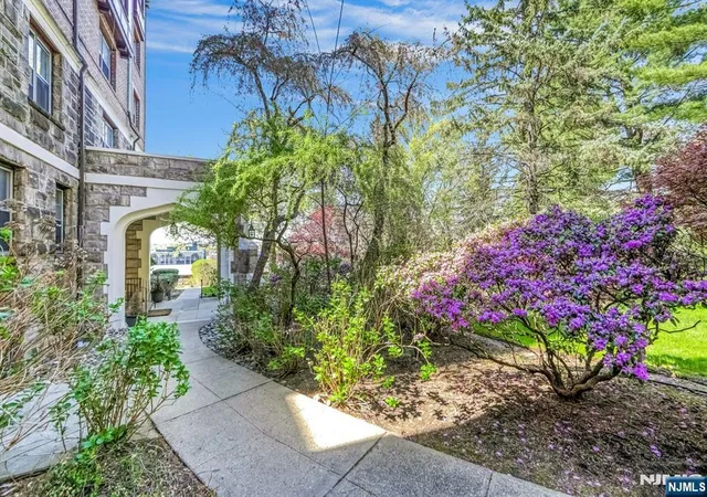 2nd image of 100 E Palisade Ave, Englewood, NJ 07631