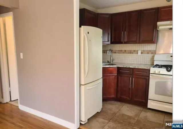 Photo 4 of Condo for sale at 1575 Center Ave #5F, Fort Lee, NJ 07024 | MLS# 26023082 | Listing updated on 2026-07-15