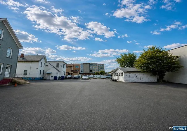 Photo 4 of Single family home for sale at 118 Hudson St, Hackensack, NJ 07601 | MLS# 26023340 | Listing updated on 2026-08-23