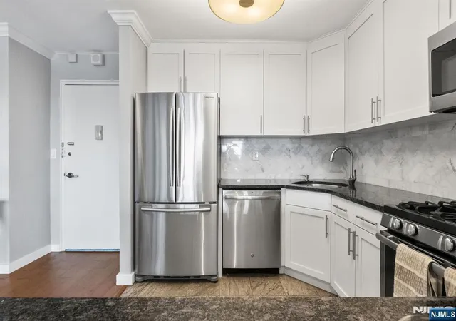 Photo 2 of Sale Pending at 2000 Linwood Ave #15P, Fort Lee, NJ 07024 | MLS# 26023368 | Listing updated on 2026-08-25