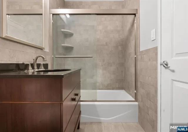 Photo 4 of Sale Pending at 2000 Linwood Ave #15P, Fort Lee, NJ 07024 | MLS# 26023368 | Listing updated on 2026-08-25