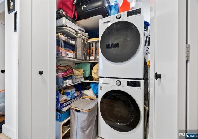 2nd image of 205 10Th St, Jersey City, NJ 07302