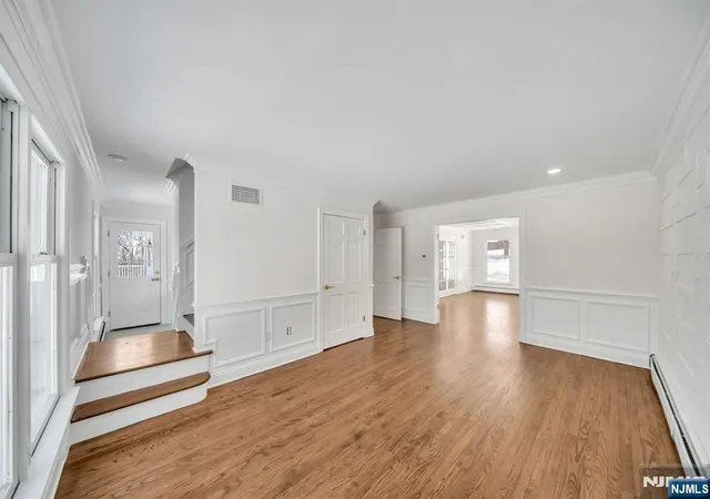 4th image of 853 Shadow Ridge Rd, Franklin Lakes, NJ 07417 | MLS# 26023619