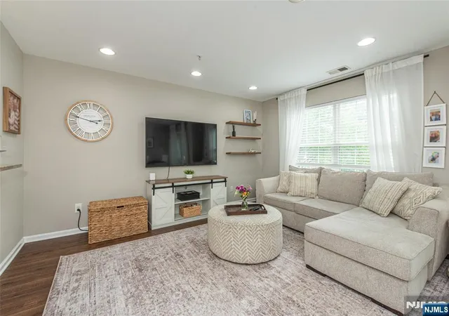 Photo 3 of Sale Pending at 92 Carter Rd, Wanaque, NJ 07420 | MLS# 26023631 | Listing updated on 2026-08-19