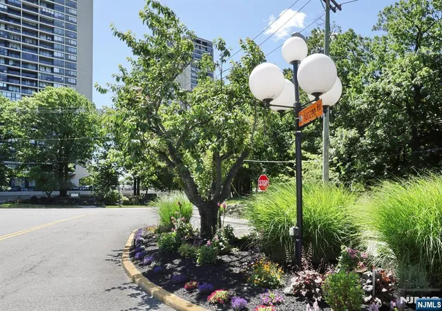 43rd image of 3 Horizon Rd #618, Fort Lee, NJ 07024 | MLS# 26023682
