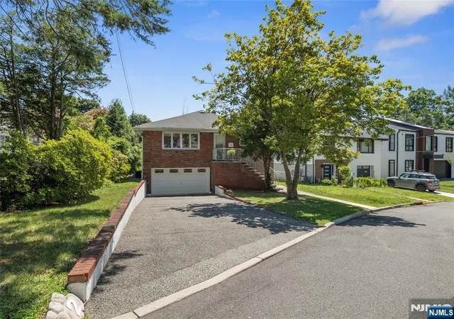 1st image of 2 Henry St, Englewood Cliffs, NJ 07632 | MLS# 26023706