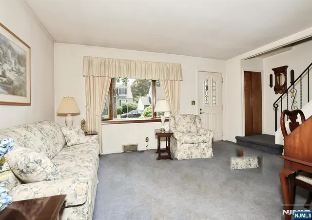 Photo 4 of Sale Pending at 743 Palmer Ave, Maywood, NJ 07607 | MLS# 26023794 | Listing updated on 2026-08-01