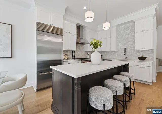 Photo 2 of Townhouse for sale at 10 Gabriel Ct, Paramus, NJ 07652 | MLS# 26023889 | Listing updated on 2026-09-18